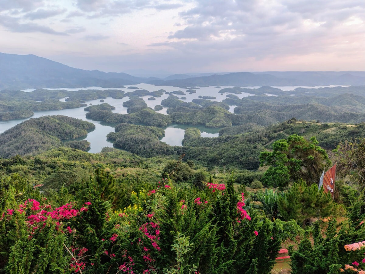 Vietnam motorbike tour beautiful places